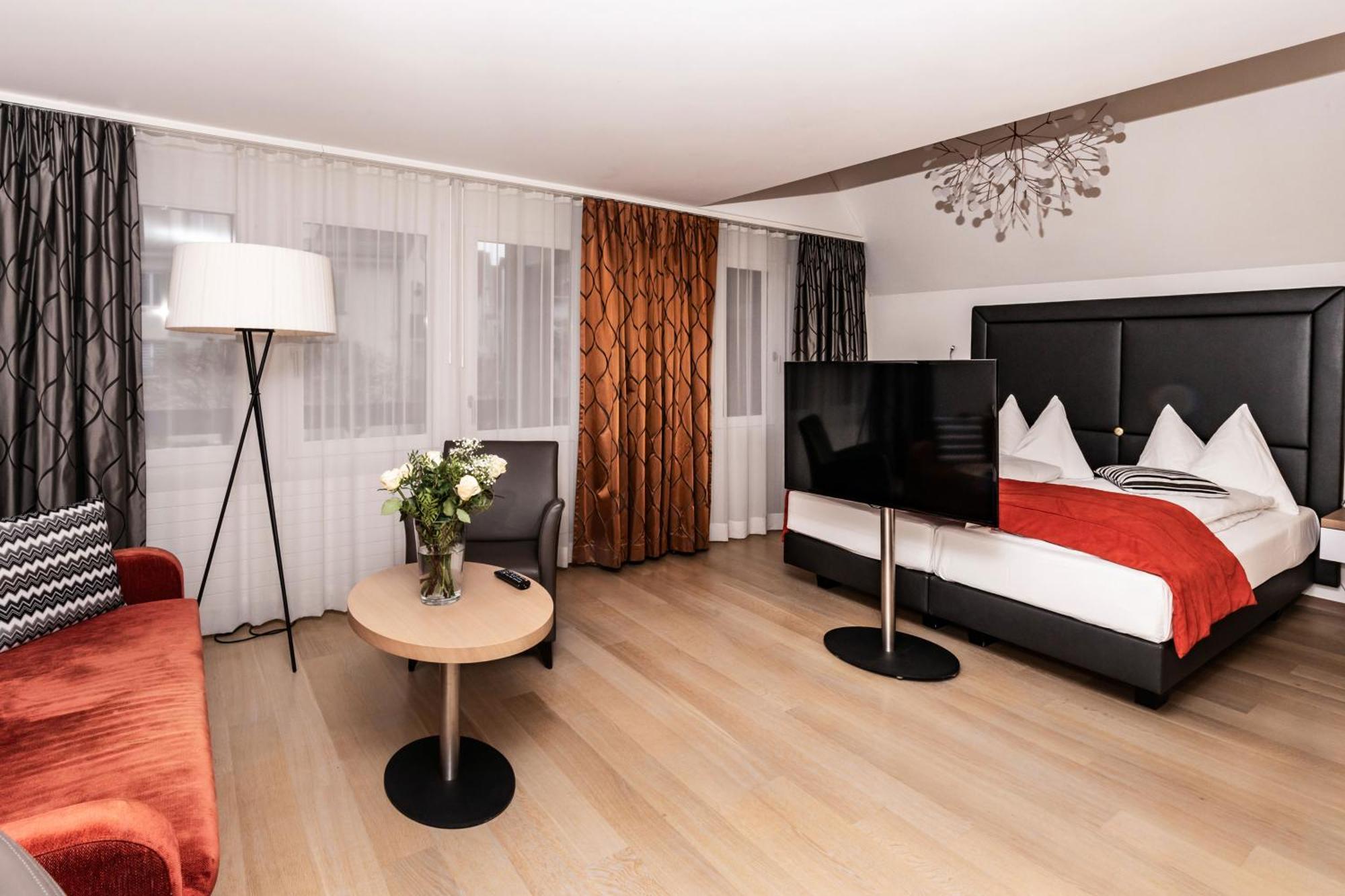 Tailormade Hotel Krone סארן מראה חיצוני תמונה