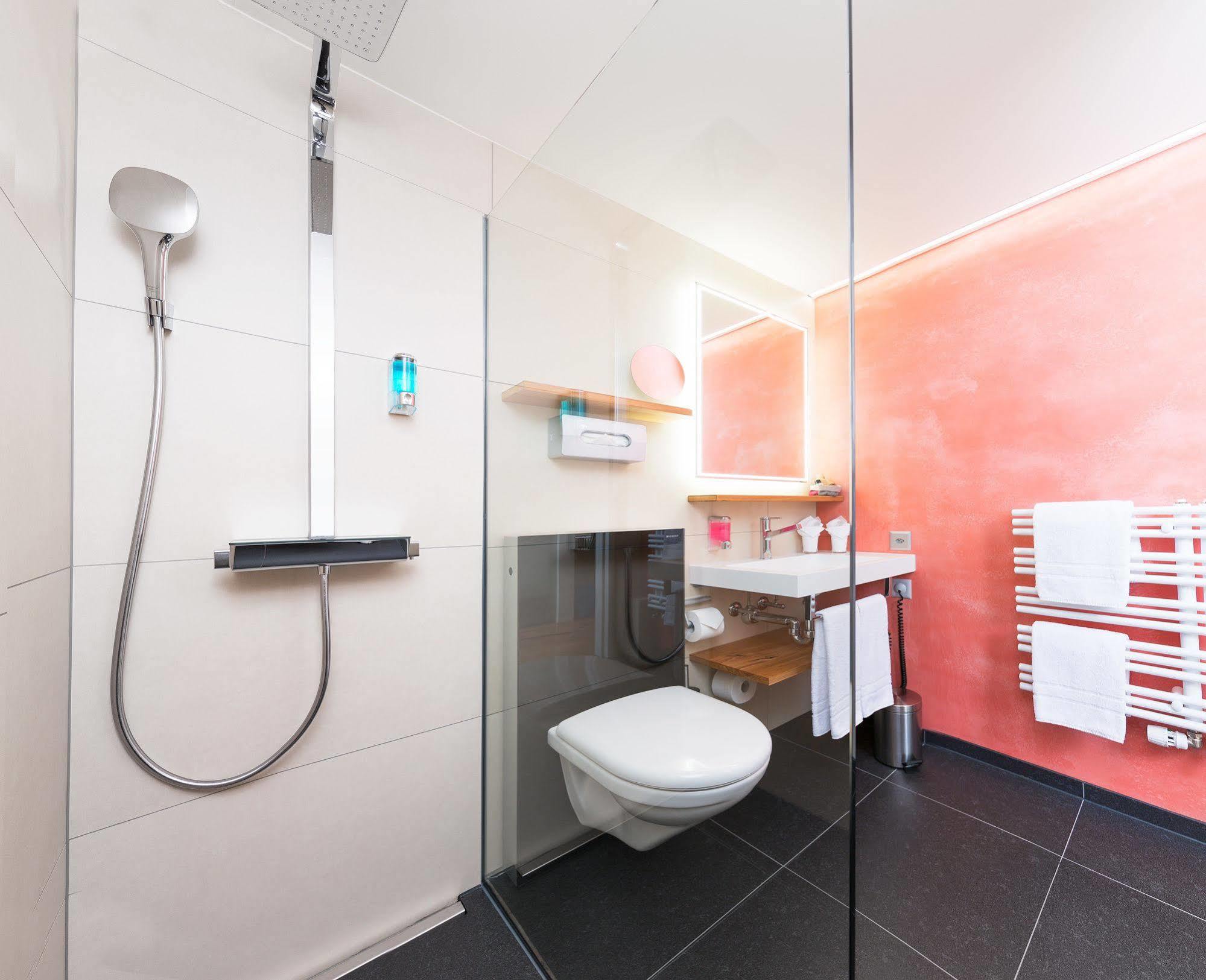 Tailormade Hotel Krone סארן מראה חיצוני תמונה